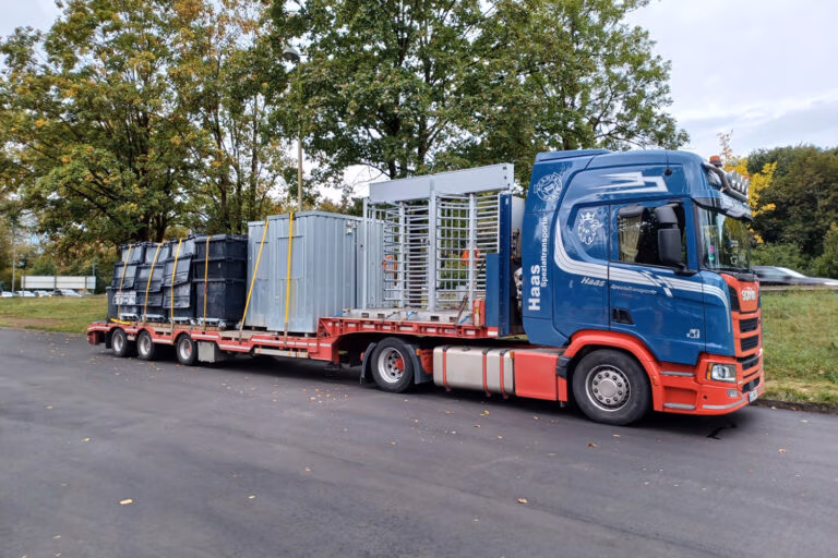 Transportgüter 10 - Drehkreuz und Behälter