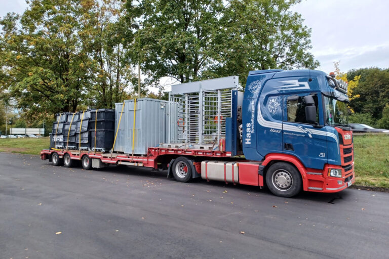 Transportgüter 10 - Drehkreuz und Behälter